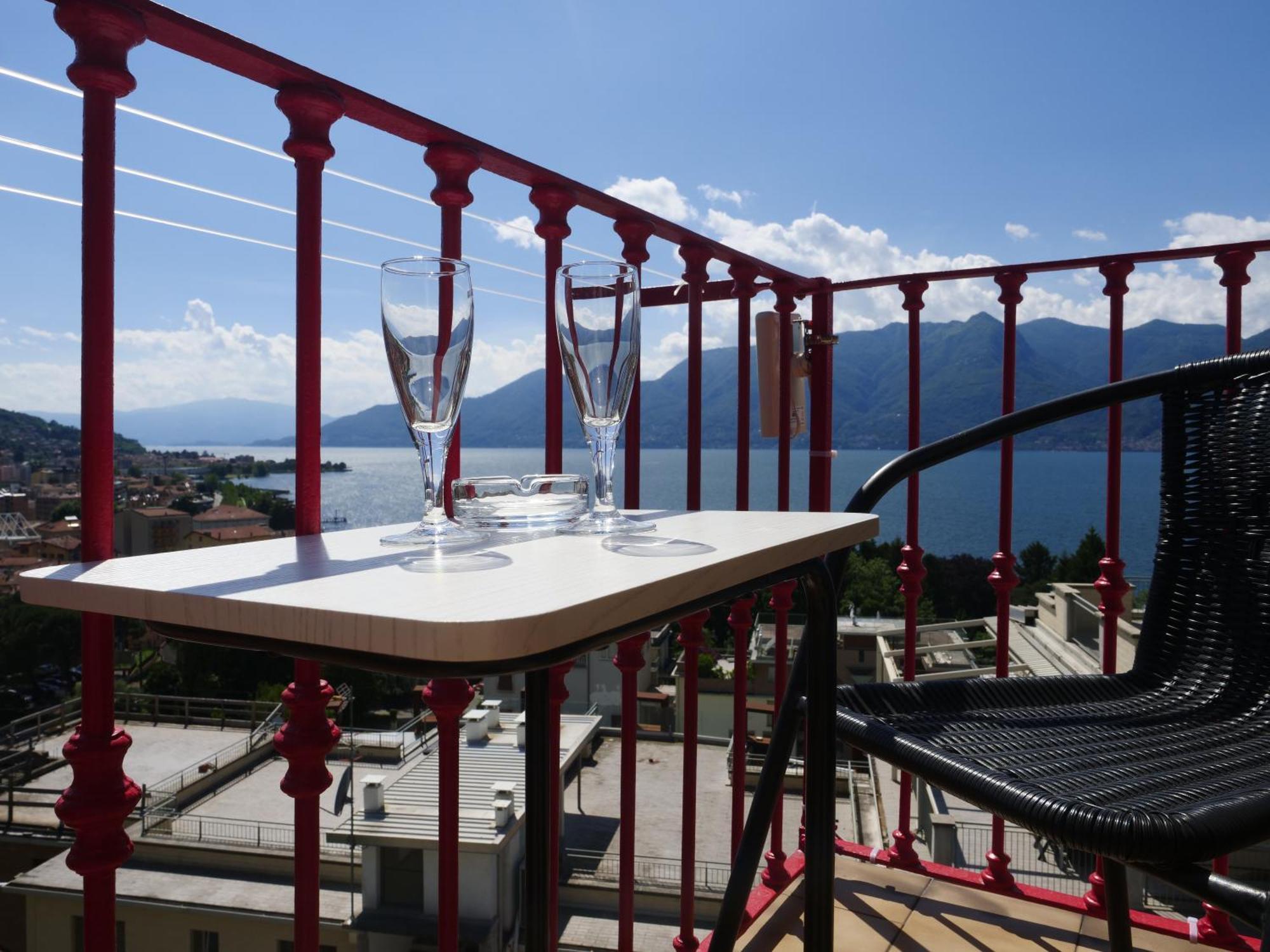 Appartamento Vista Lago Luino Luaran gambar